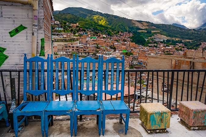 Medellin Comuna 13 / AN ULTIMATE GUIDE TO SOLO FEMALE TRAVEL IN COLOMBIA / ALL YOU NEED TO KNOW (2021)