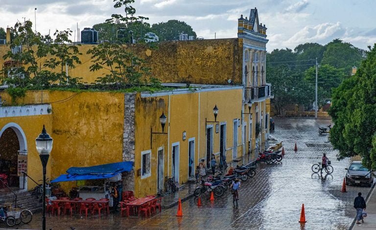 Visiting Yellow Town of Izamal / A Perfect Day Trip from Merida